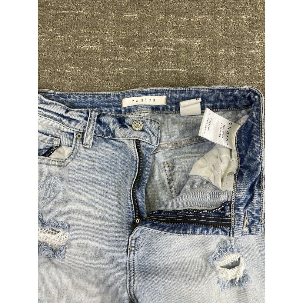 Eunina Tori women’s size 5 high rise mom Jean, crop light wash distressed jeans - Picture 6 of 11
